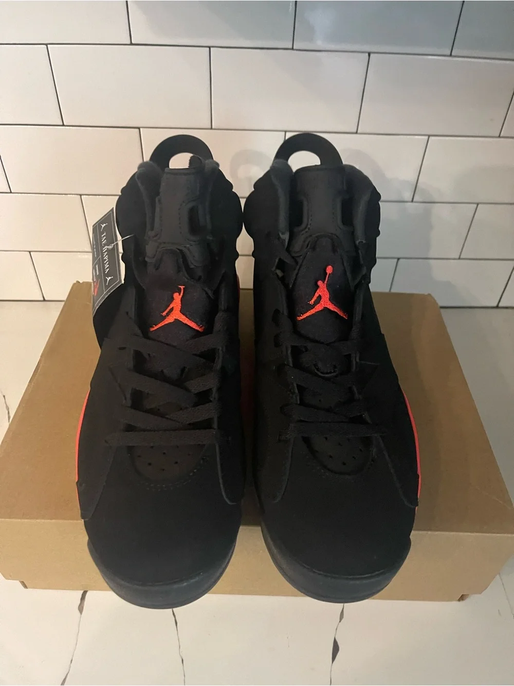 Men’s Retro 6 Infared Size 13.